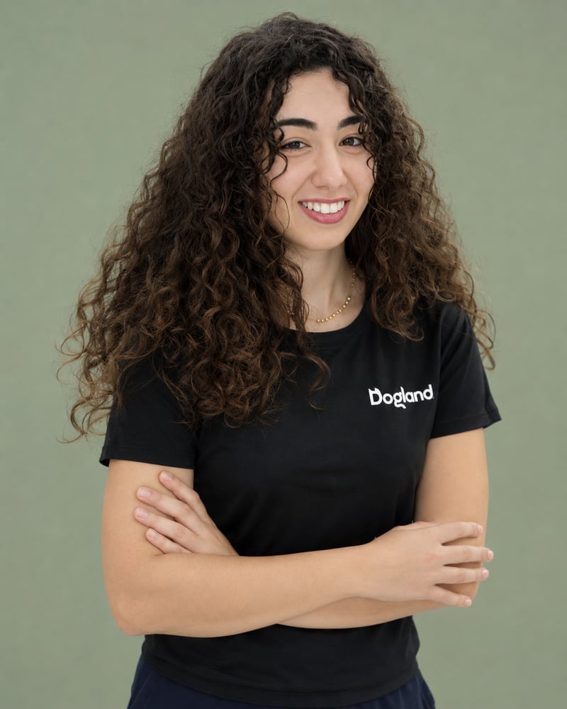 Ritratto di Enza Romano, cura quotidiana Dogland